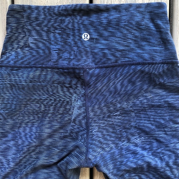 lululemon athletica Pants - Lululemon Blue & Black Patterned Athletic Leggings Size 4